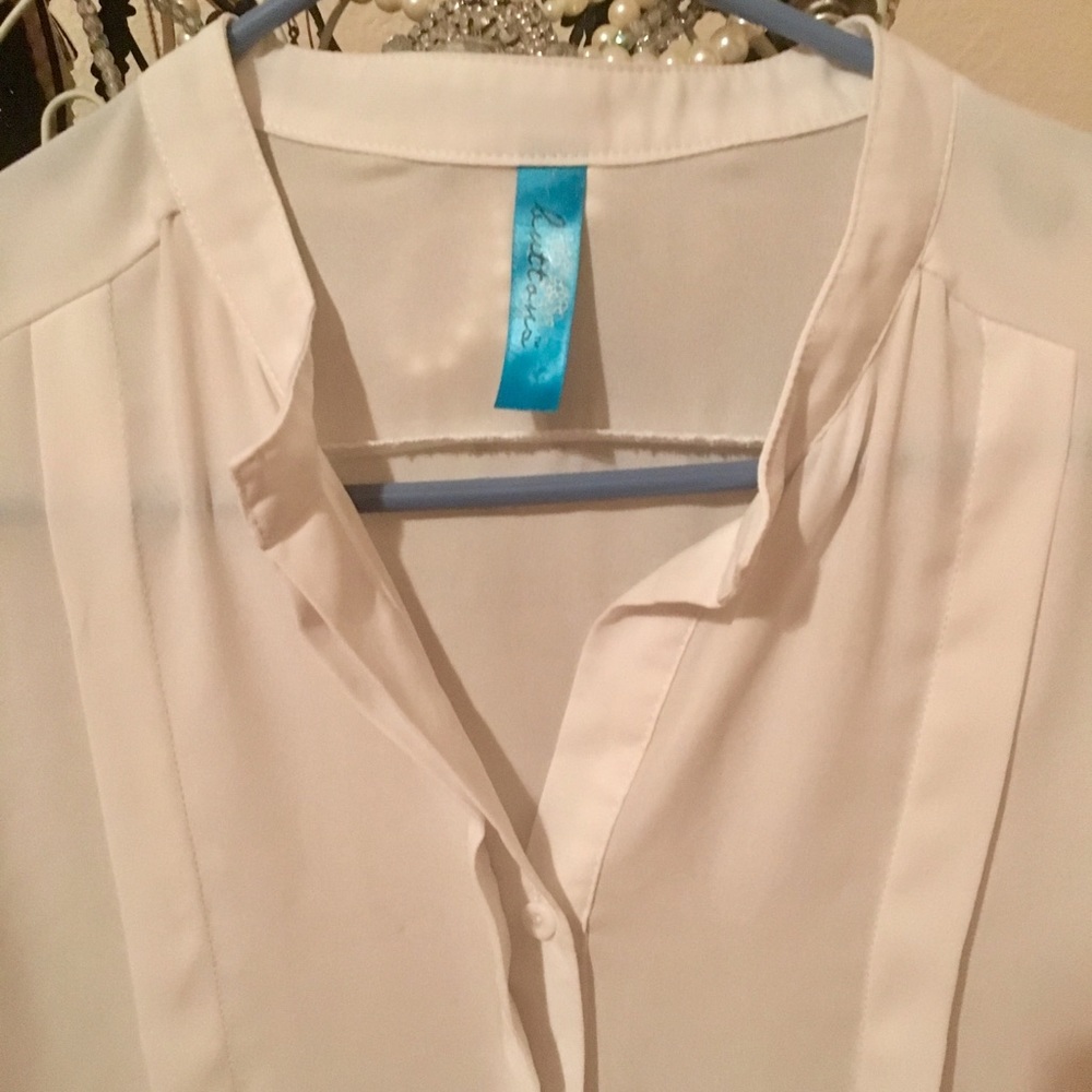 White Boutique Button Blouse!
